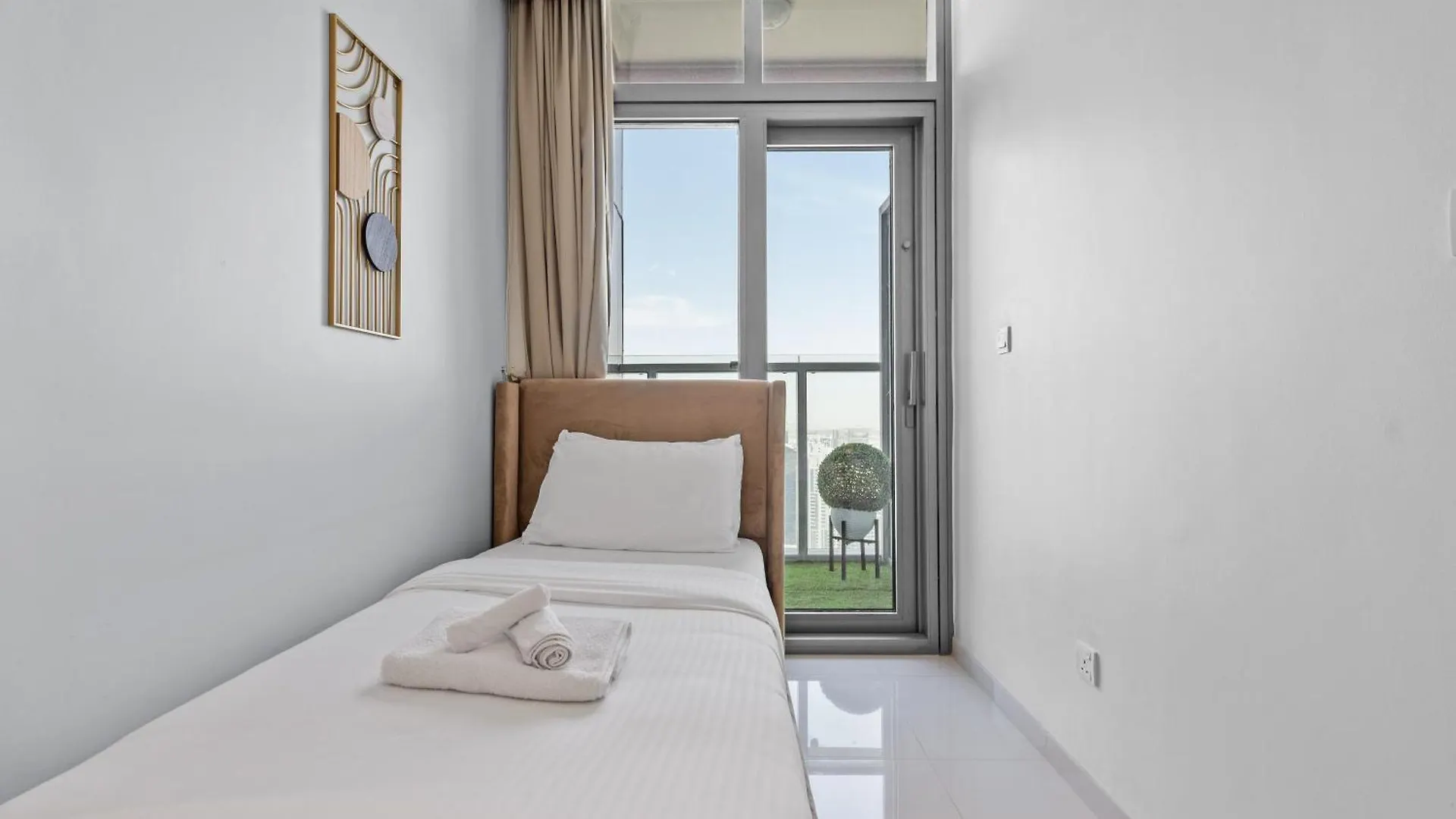 Luxury Stay With Burj Khalifa Views & Infinity Pool Dubai 0*,  Verenigde Arabische Emiraten