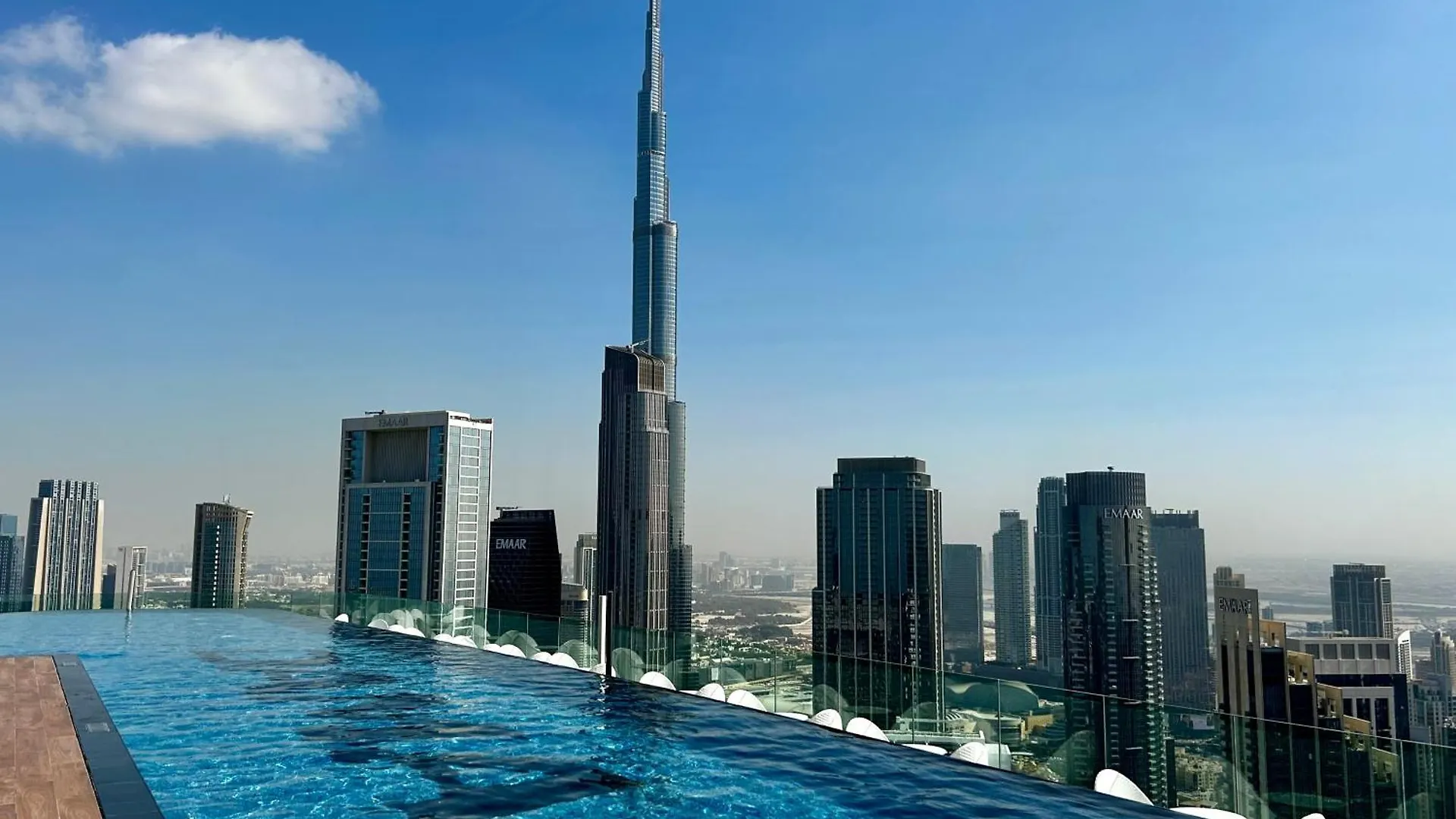 Luxury Stay With Burj Khalifa Views & Infinity Pool Dubai
