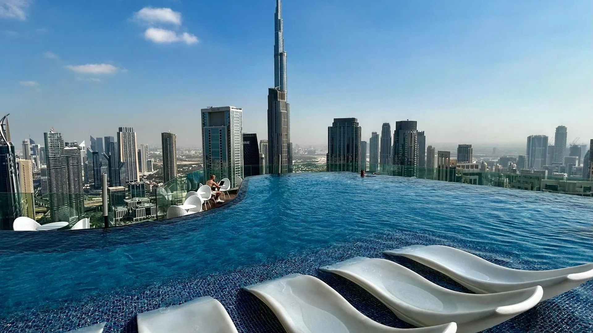Apartment Luxury Stay With Burj Khalifa Views & Infinity Pool Dubai