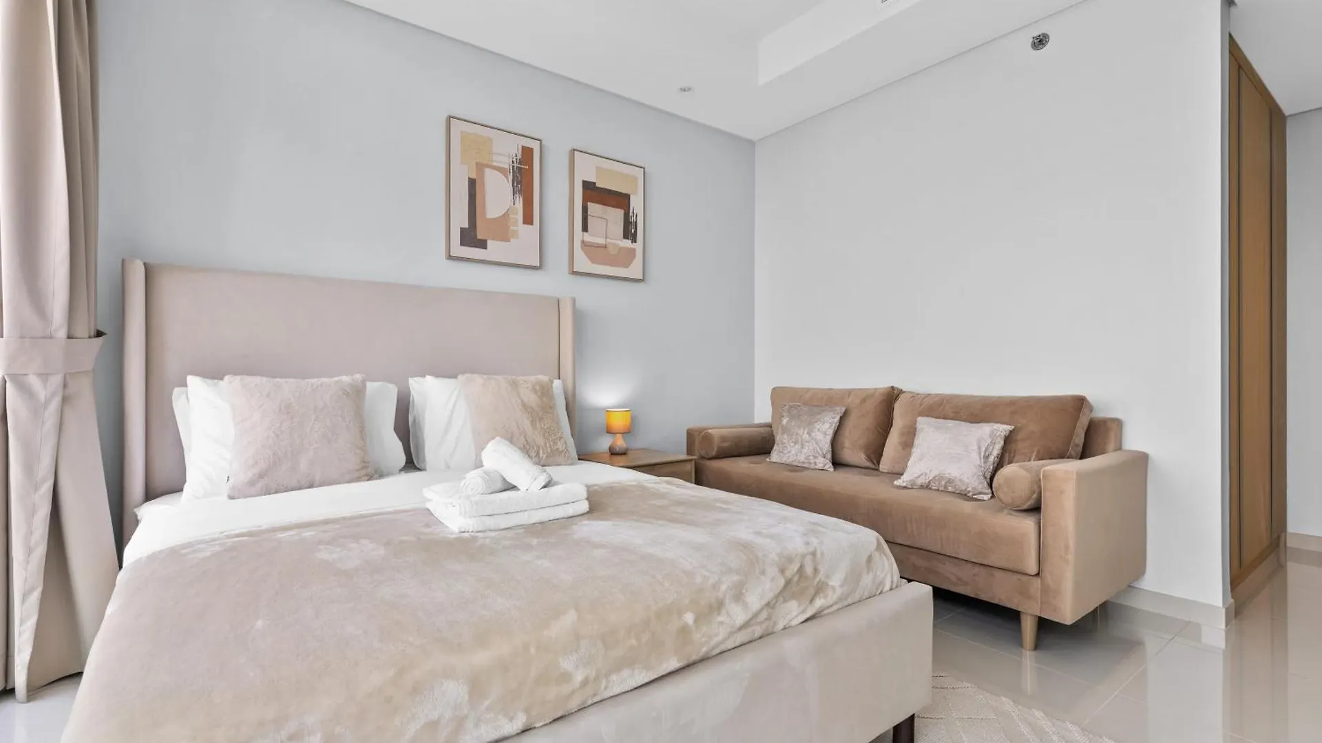 Apartment Luxury Stay With Burj Khalifa Views & Infinity Pool Dubai
